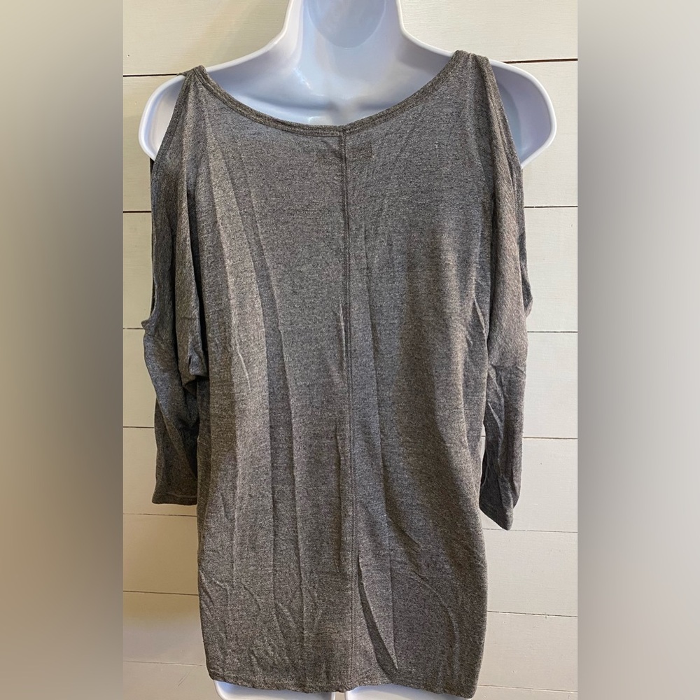 Abercrombie & Fitch Women’s Medium Gray Scoop Neck Cold Shoulder Long Sleeve Top - Picture 3 of 14